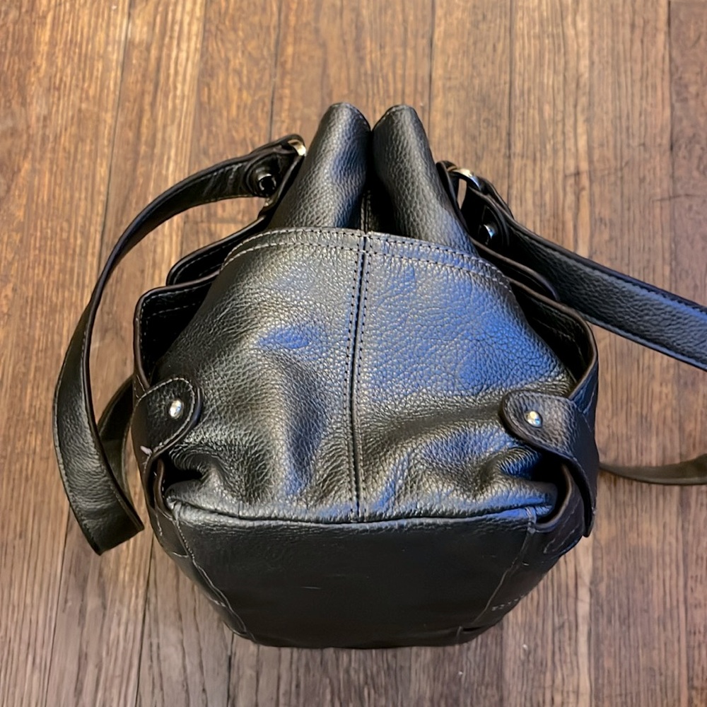 Tignanello shoulder bag pebbled leather gray metallic quiet luxury - Picture 7 of 14